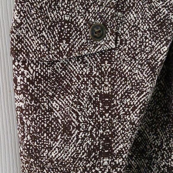 Chico's  brown cream cargo capris with drawstring leg opening  Sz 6  NWOT - Picture 6 of 7